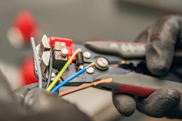 Best Affordable Emergency Electrician  in Oakville, CT