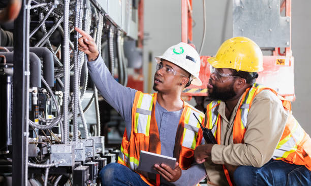 Best Local Electrician Companies  in Oakville, CT